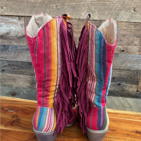 🔥 Lucky & Blessed Western Serape Fringe Boots - Size 10 - EUC 🔥 - Picture 4 of 15